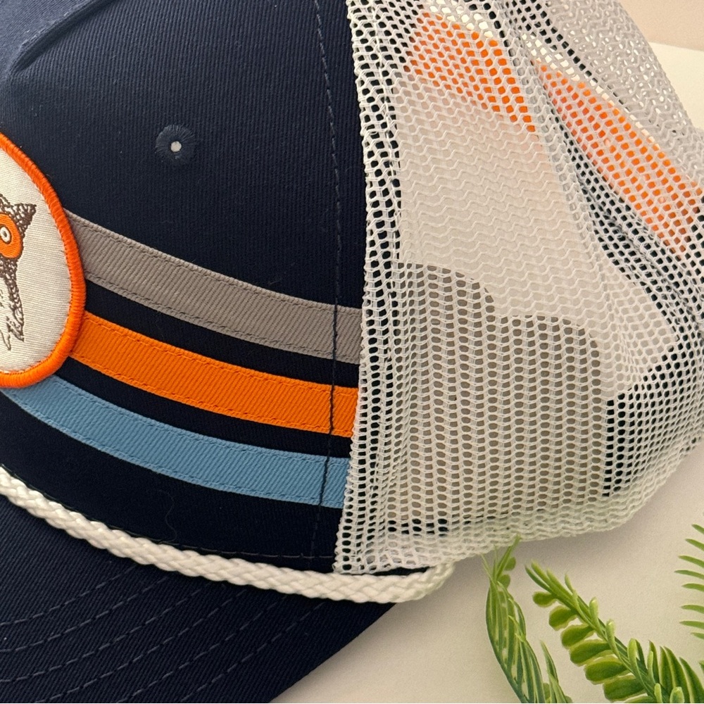HOOTERS Design Logo Owl Mesh Baseball Cap Hat UF Gator Colors NWT - Picture 3 of 11